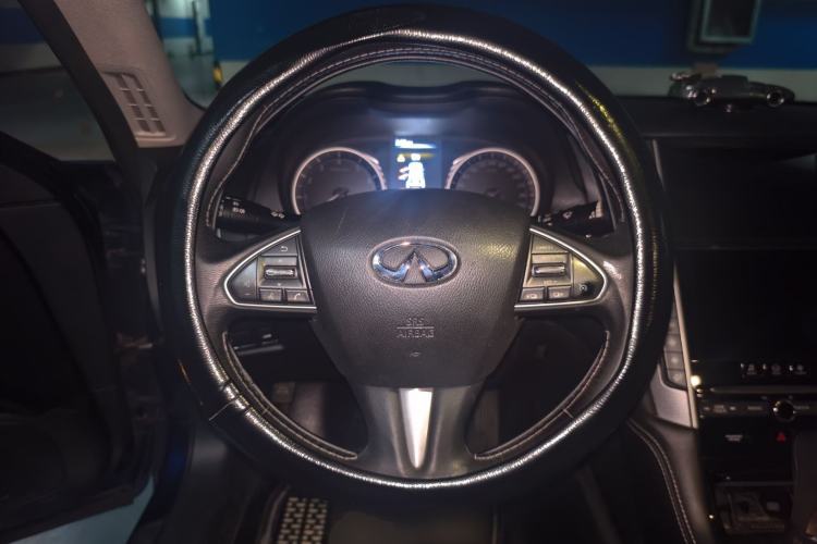 Used Infiniti Q50L 2016 2.0T Enjoyment Edition Steering Wheel