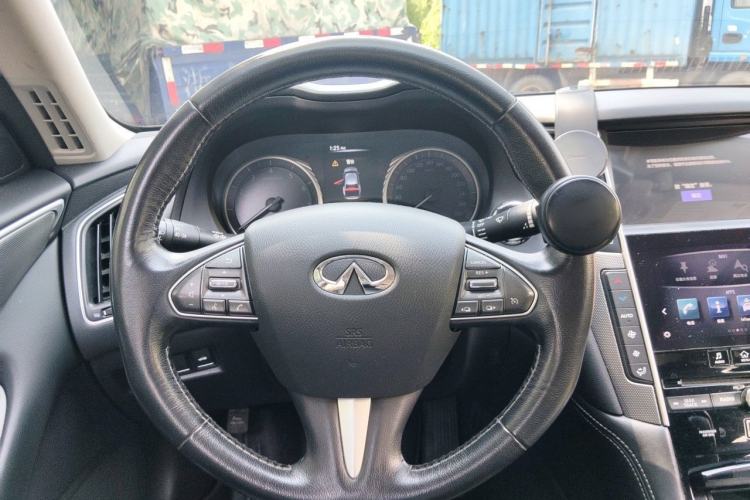 Used Infiniti Q50L 2016 2.0T Enjoyment Edition Steering Wheel