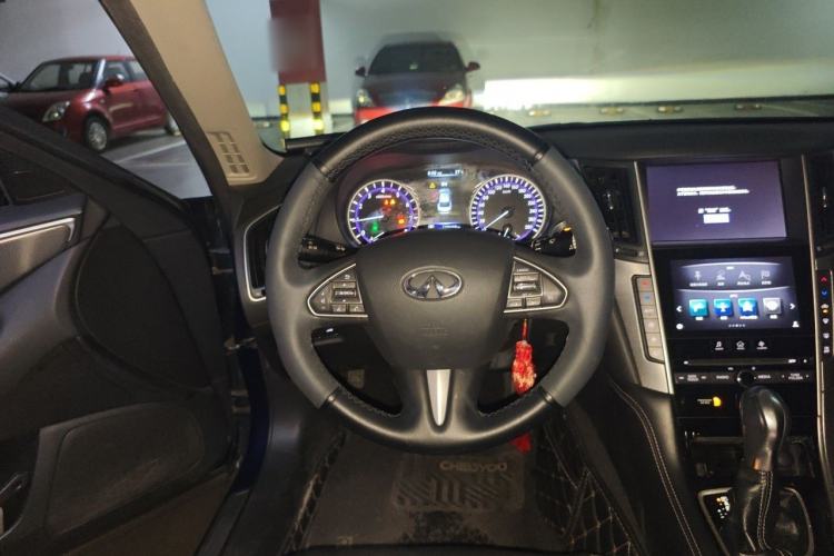 Used Infiniti Q50L 2016 2.0T Enjoyment Edition Steering Wheel