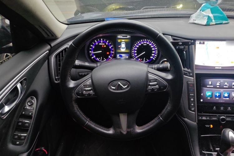 Used Infiniti Q50L 2016 2.0T Enjoyment Edition Steering Wheel