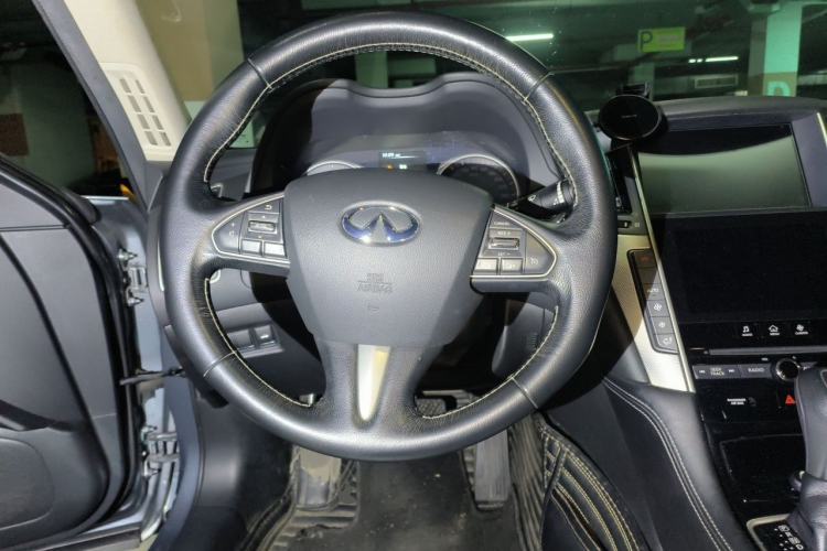 Used Infiniti Q50L 2016 2.0T Enjoyment Edition Steering Wheel