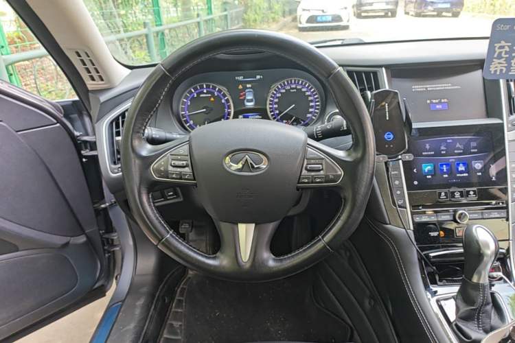 Used Infiniti Q50L 2016 2.0T Ambition Edition Steering Wheel