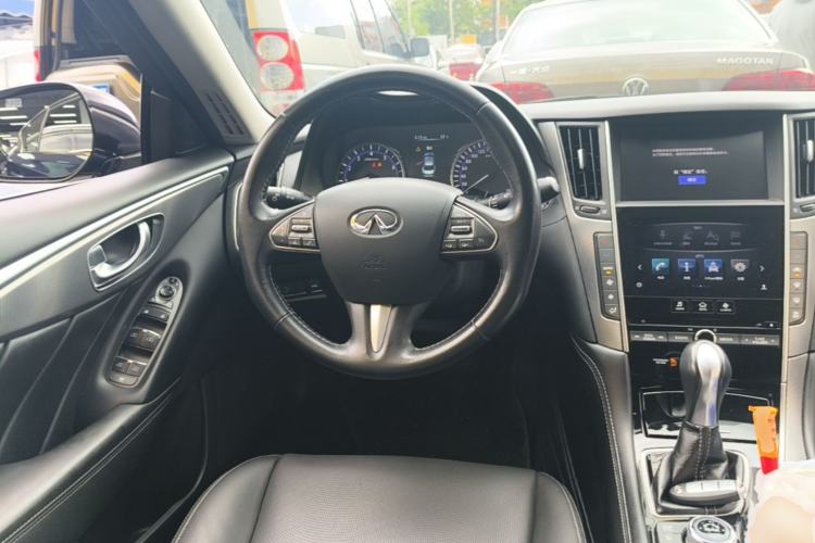 Used Infiniti Q50L 2016 2.0T Enjoyment Edition Steering Wheel