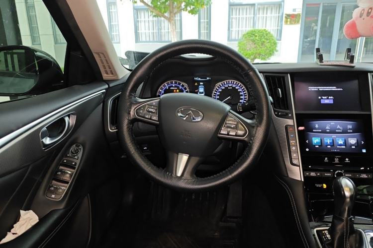 Used Infiniti Q50L 2016 2.0T Enjoyment Edition Steering Wheel