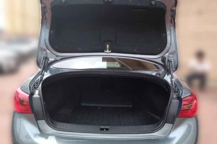 Used Infiniti Q50L 2016 2.0T Comfort Edition Trunk
