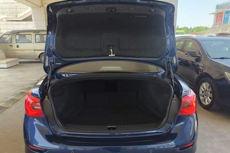 Used Infiniti Q50L 2016 2.0T Enjoyment Edition Trunk