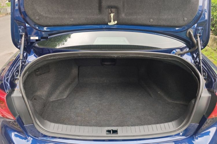 Used Infiniti Q50L 2016 2.0T Enjoyment Edition Trunk