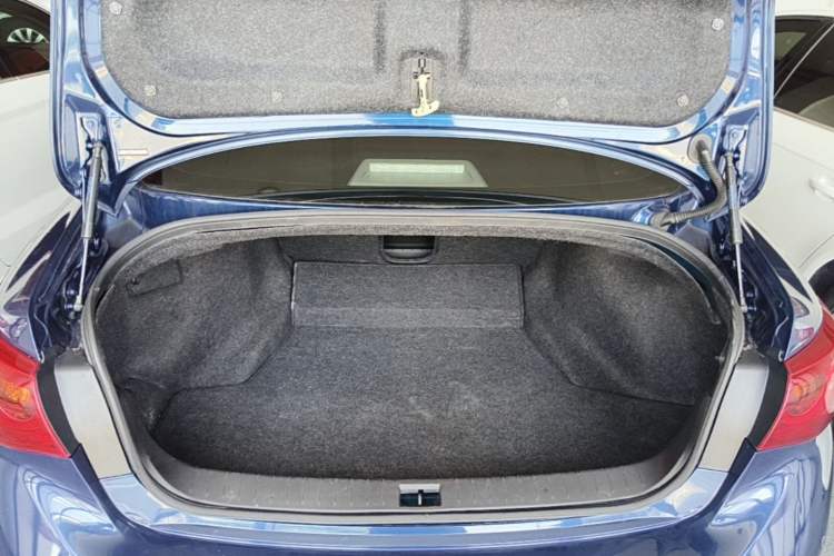 Used Infiniti Q50L 2016 2.0T Enjoyment Edition Trunk