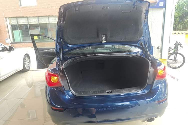 Used Infiniti Q50L 2016 2.0T Ambition Edition Trunk