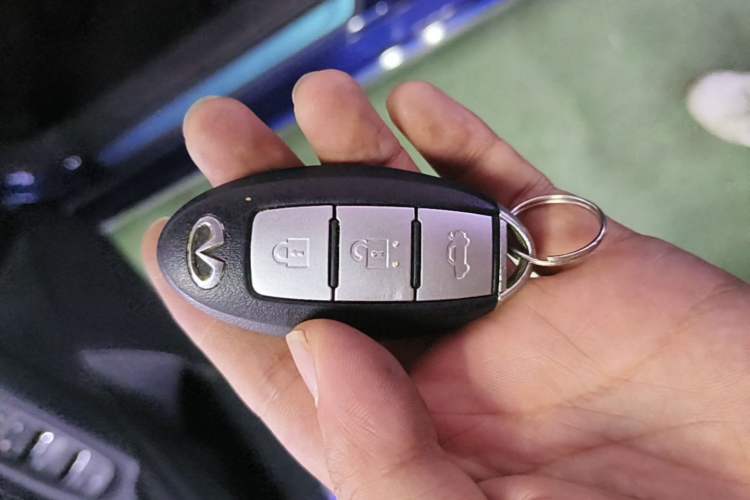 Used Infiniti Q50L 2016 2.0T Ambition Edition Vehicle Key