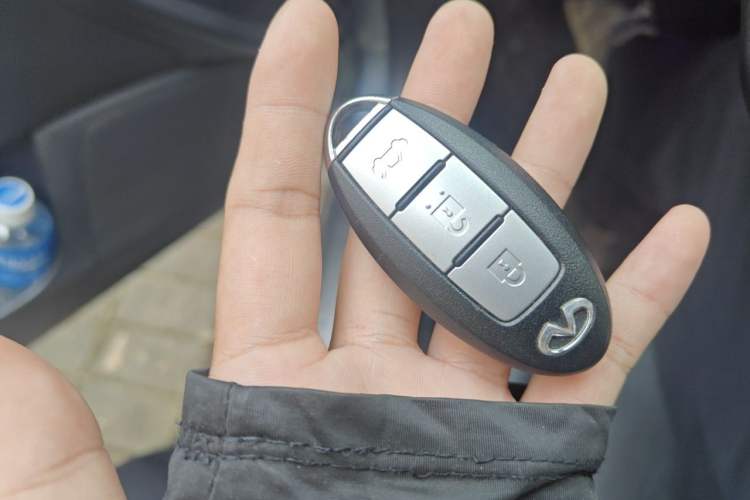 Used Infiniti Q50L 2016 2.0T Comfort Edition Vehicle Key