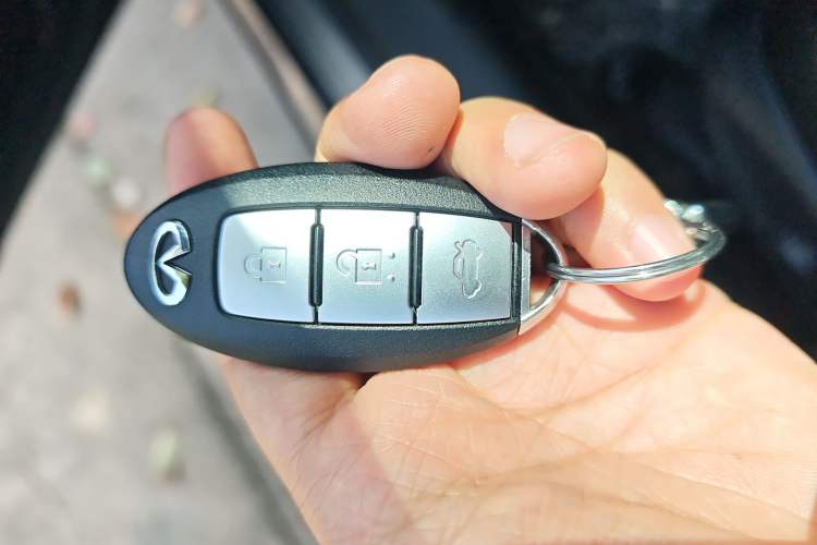 Used Infiniti Q50L 2016 2.0T Comfort Edition Vehicle Key