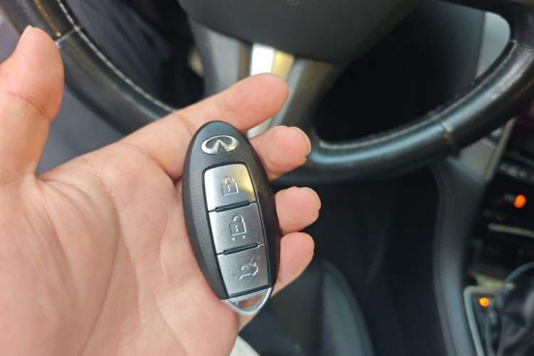 Used Infiniti Q50L 2016 2.0T Ambition Edition Vehicle Key
