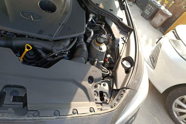 Used Infiniti Q50L 2016 2.0T Ambition Edition Engine Bay Left