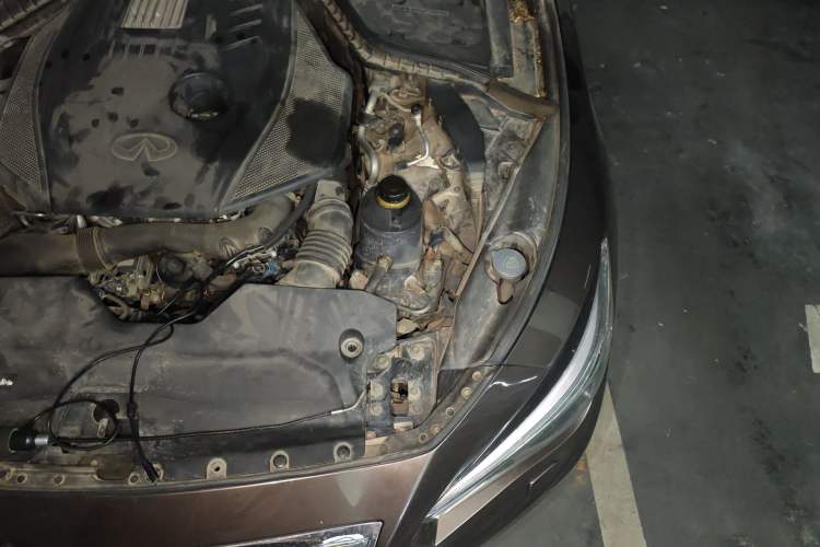 Used Infiniti Q50L 2016 2.0T Ambition Edition Engine Bay Left