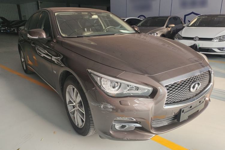 Used Infiniti Q50L 2016 2.0T Enjoyment Edition Front Right 45 Deg
