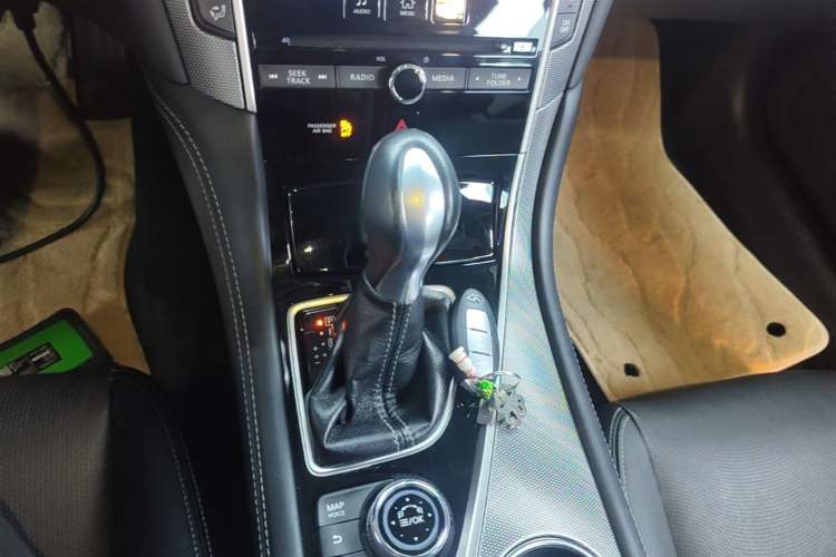 Used Infiniti Q50L 2016 2.0T Ambition Edition Gear Lever