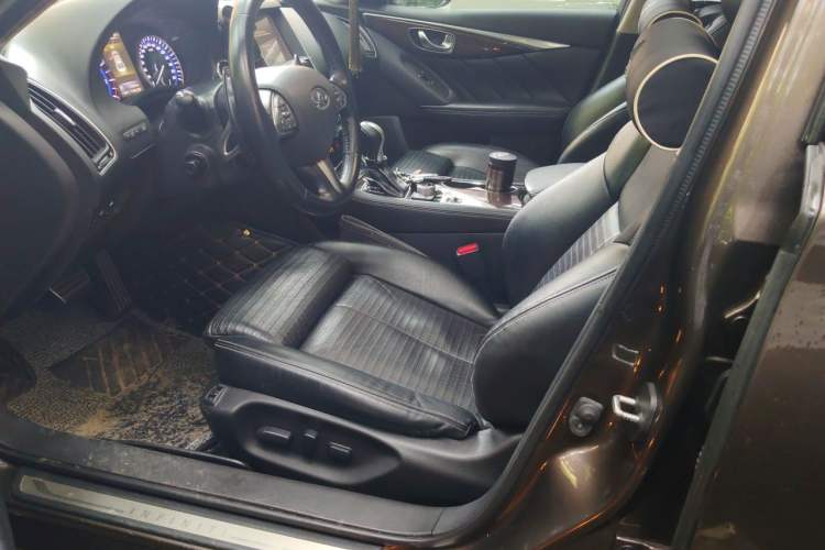 Used Infiniti Q50L 2016 2.0T Luxury Sport Edition Left Front Seat