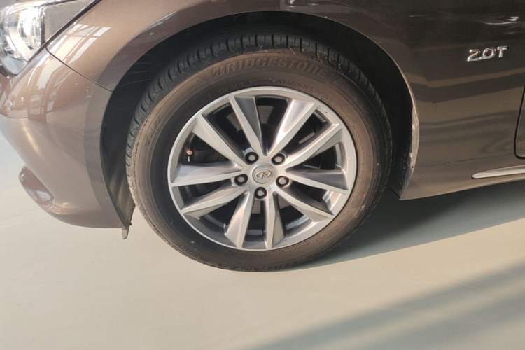 Used Infiniti Q50L 2016 2.0T Enjoyment Edition Left Front Wheel Hub