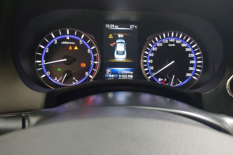 Used Infiniti Q50L 2016 2.0T Luxury Sport Edition Odometer Close Up