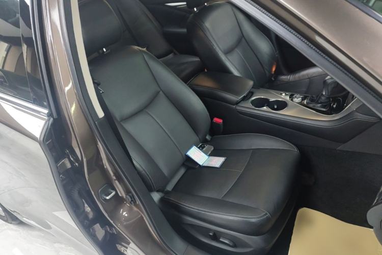Used Infiniti Q50L 2016 2.0T Ambition Edition Right Front Seat