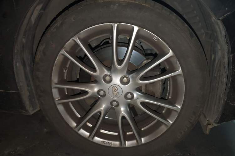 Used Infiniti Q50L 2016 2.0T Ambition Edition Right Front Wheel Hub