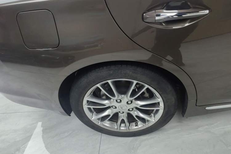 Used Infiniti Q50L 2016 2.0T Ambition Edition Right Rear Wheel Hub