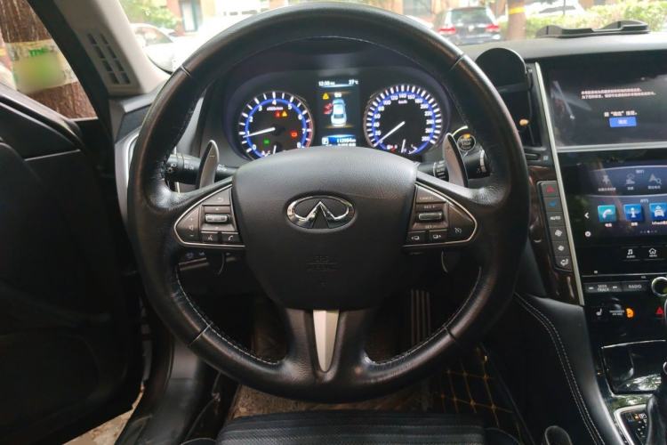 Used Infiniti Q50L 2016 2.0T Luxury Sport Edition Steering Wheel