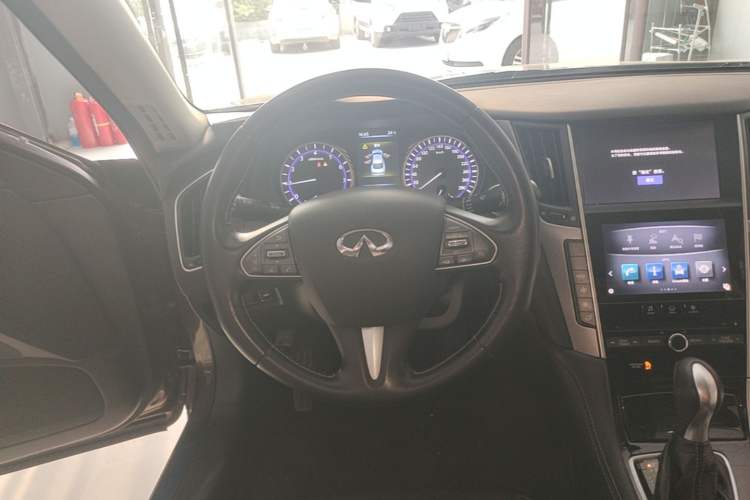 Used Infiniti Q50L 2016 2.0T Enjoyment Edition Steering Wheel