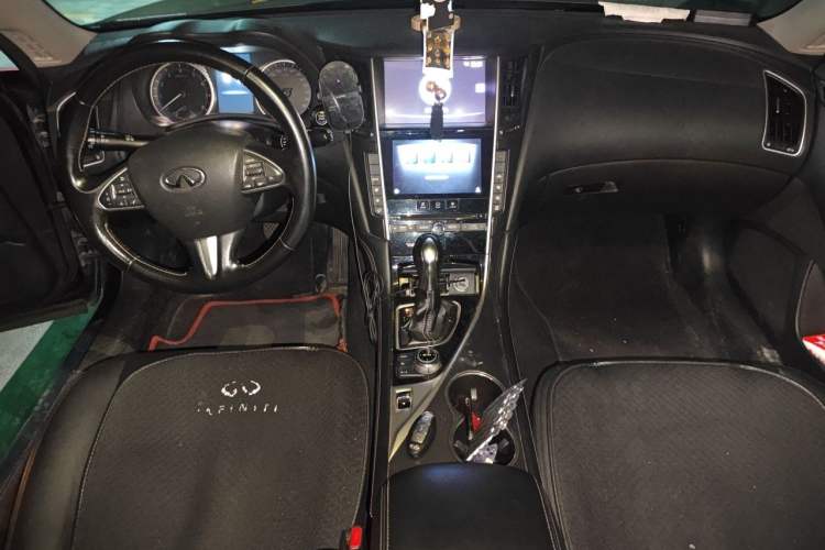 Used Infiniti Q50L 2016 2.0T Comfort Edition Center Console