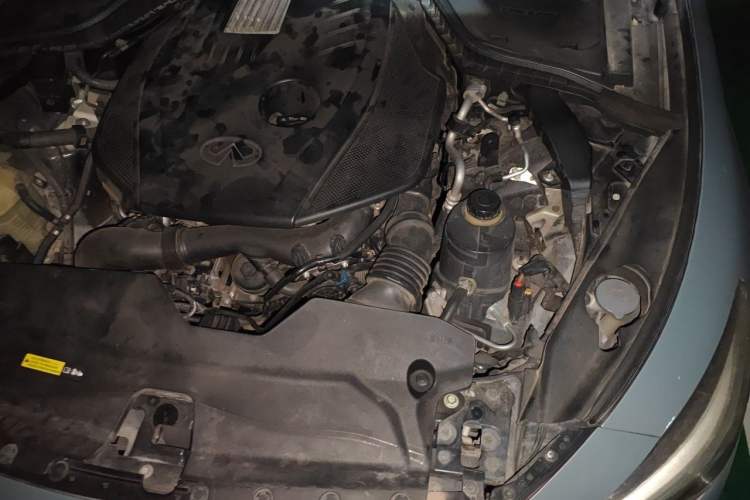 Used Infiniti Q50L 2016 2.0T Comfort Edition Engine Bay Left
