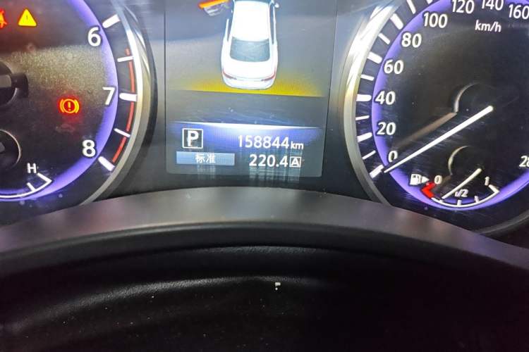 Used Infiniti Q50L 2016 2.0T Comfort Edition Odometer Close Up
