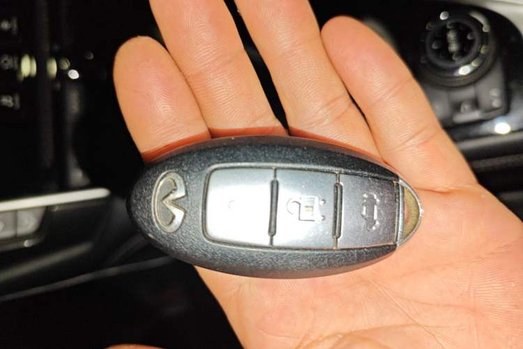 Used Infiniti Q50L 2016 2.0T Comfort Edition Vehicle Key