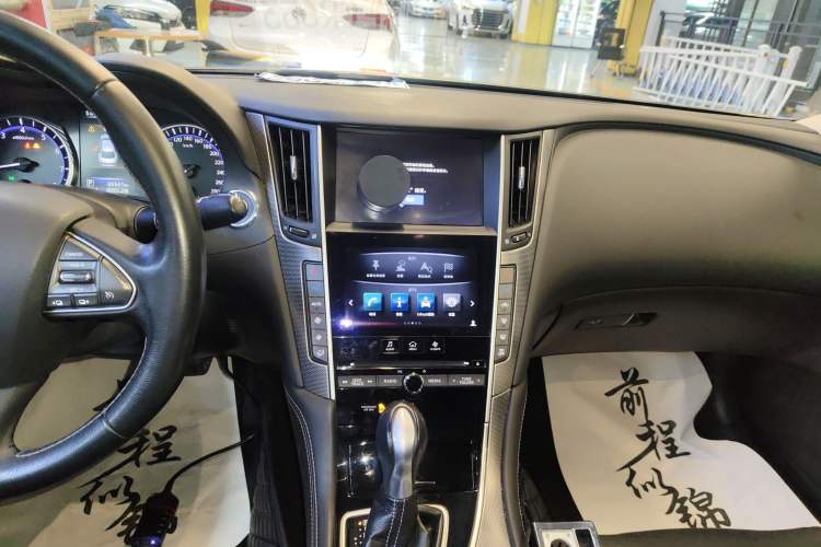 Used Infiniti Q50L 2016 2.0T Enjoyment Edition Audio And AC Panel