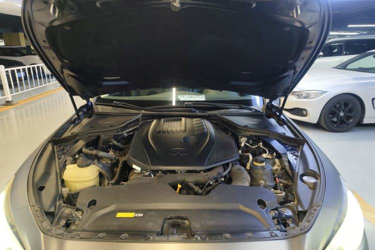 Used Infiniti Q50L 2016 2.0T Enjoyment Edition Engine Bay