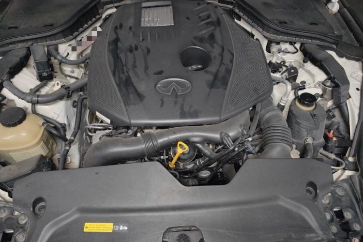 Used Infiniti Q50L 2016 2.0T Enjoyment Edition Engine Bay