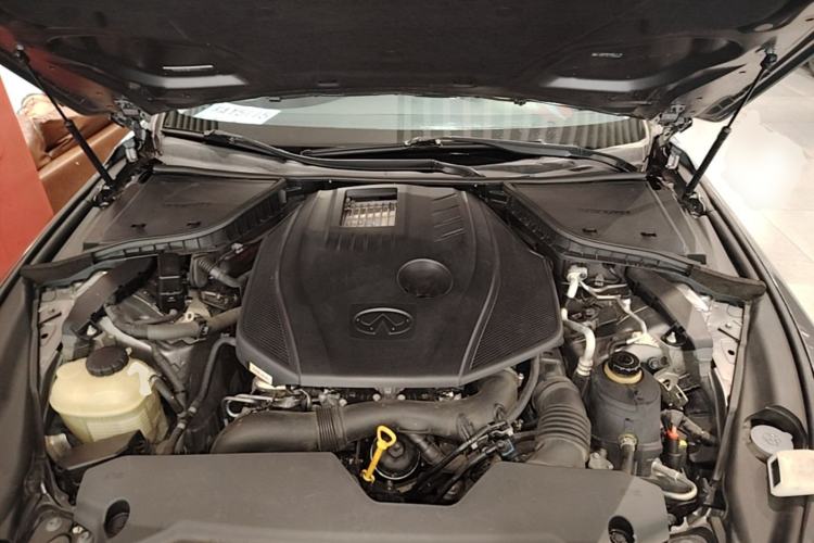 Used Infiniti Q50L 2016 2.0T Enjoyment Edition Engine Bay
