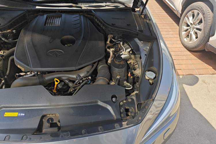 Used Infiniti Q50L 2016 2.0T Ambition Edition Engine Bay Left