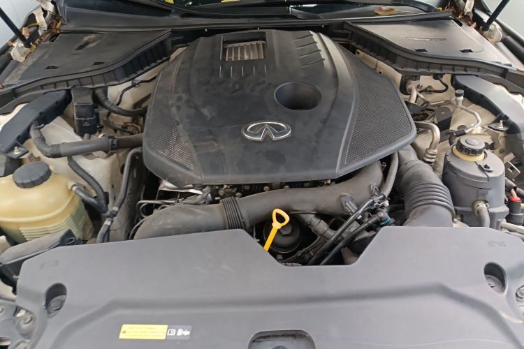 Used Infiniti Q50L 2016 2.0T Enjoyment Edition Engine Bay