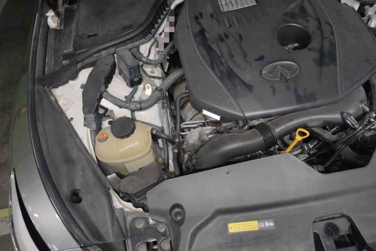 Used Infiniti Q50L 2016 2.0T Enjoyment Edition Engine Bay Right