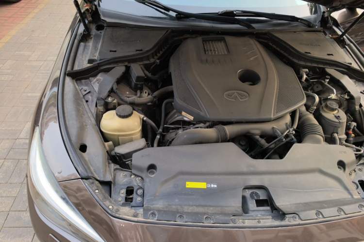Used Infiniti Q50L 2016 2.0T Enjoyment Edition Engine Bay Right
