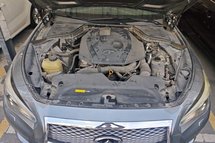 Used Infiniti Q50L 2016 2.0T Enjoyment Edition Engine Bay