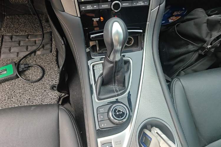 Used Infiniti Q50L 2016 2.0T Enjoyment Edition Gear Lever