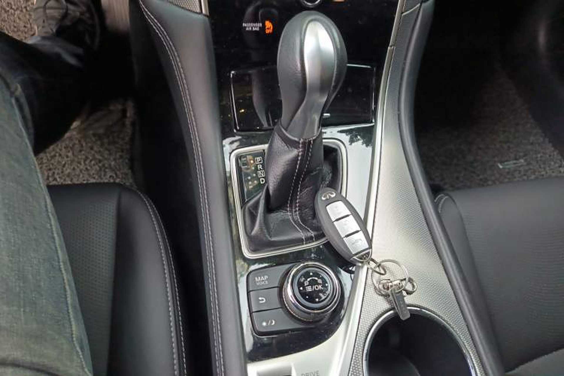 Used Infiniti Q50L 2016 2.0T Enjoyment Edition Gear Lever