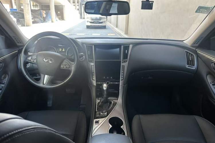 Used Infiniti Q50L 2016 2.0T Ambition Edition Interior 1
