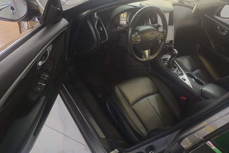 Used Infiniti Q50L 2016 2.0T Comfort Edition Interior 2