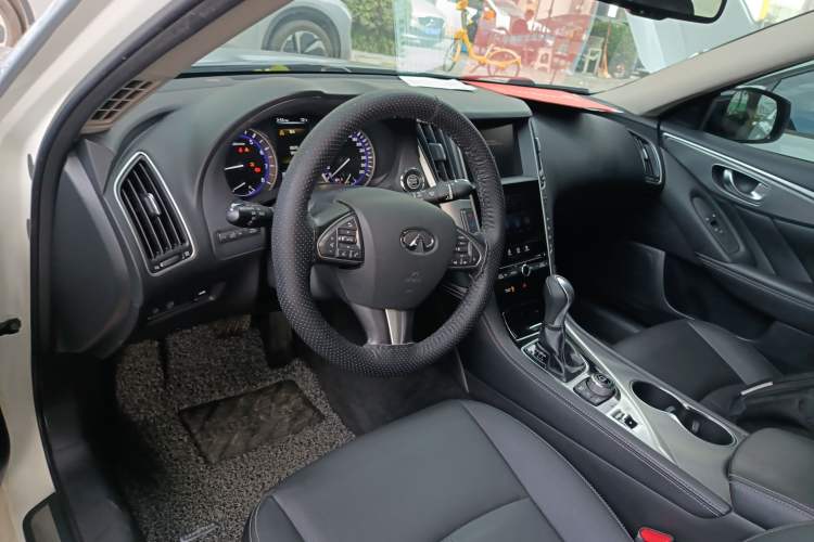 Used Infiniti Q50L 2016 2.0T Enjoyment Edition Interior 2