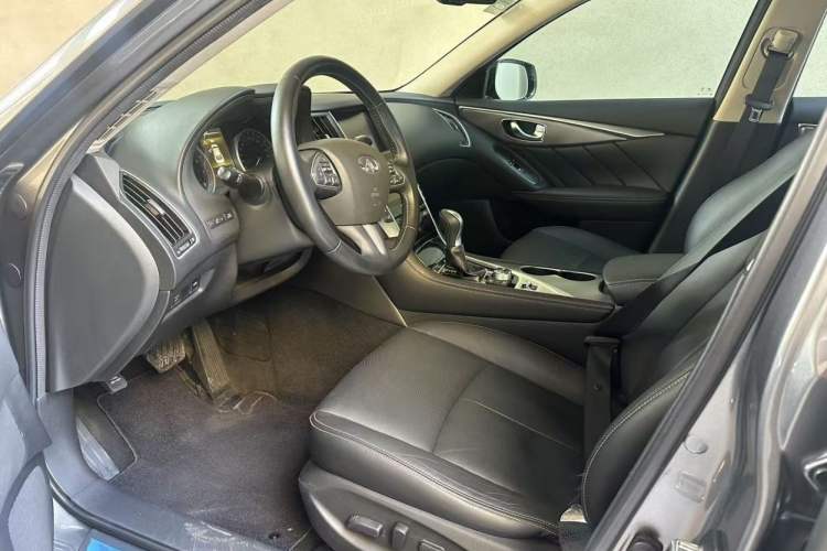 Used Infiniti Q50L 2016 2.0T Ambition Edition Interior 2