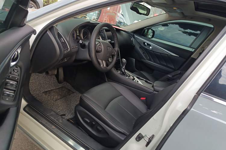 Used Infiniti Q50L 2016 2.0T Enjoyment Edition Interior 3