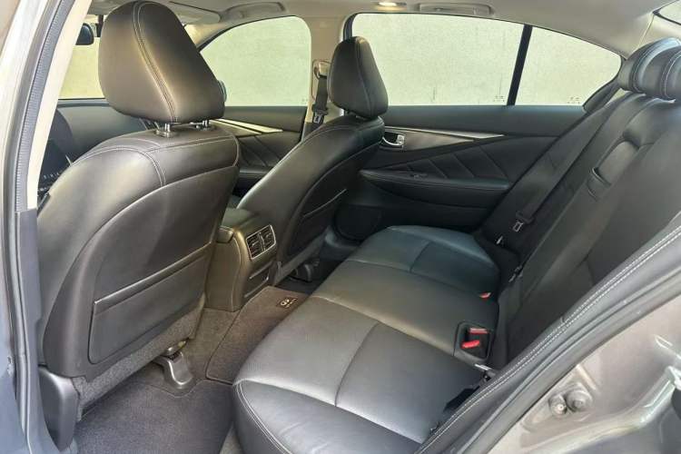 Used Infiniti Q50L 2016 2.0T Ambition Edition Interior 3
